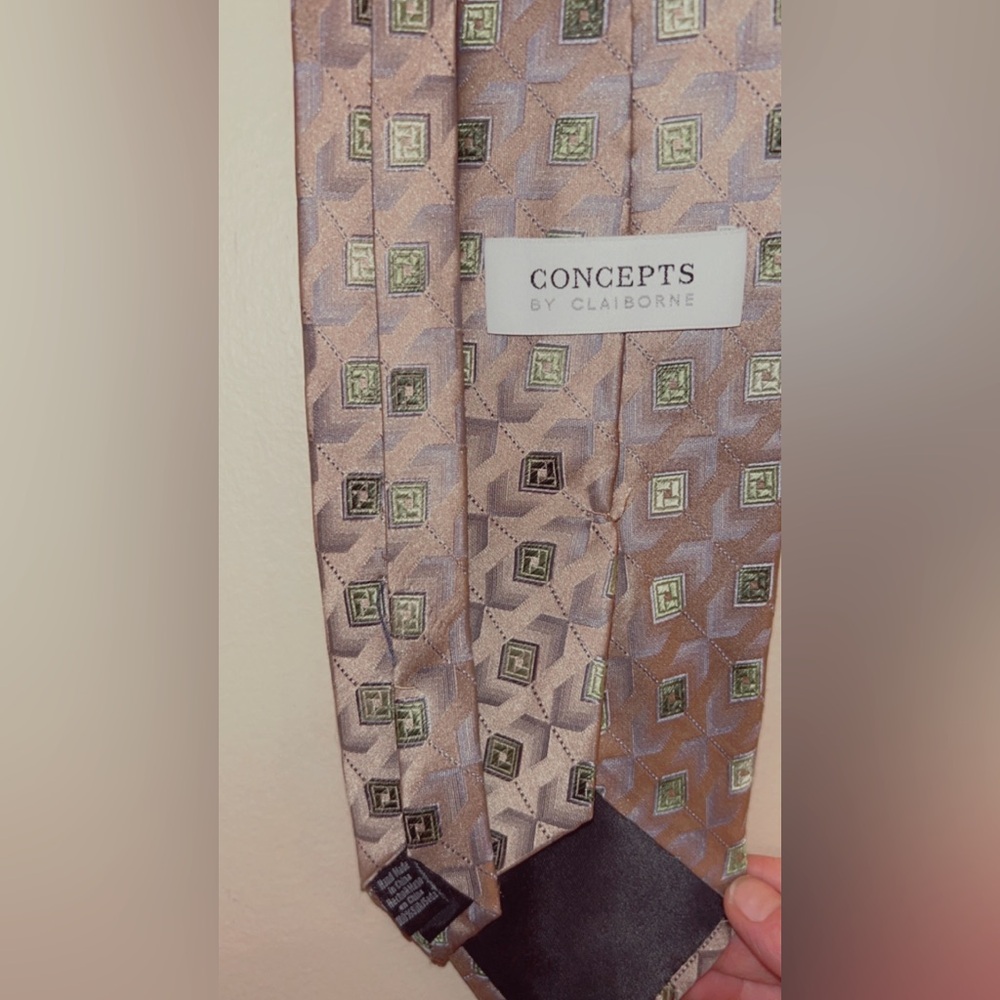Concepts by Claiborne Men’s Silk Tie Grey Green Geometric Design 58”